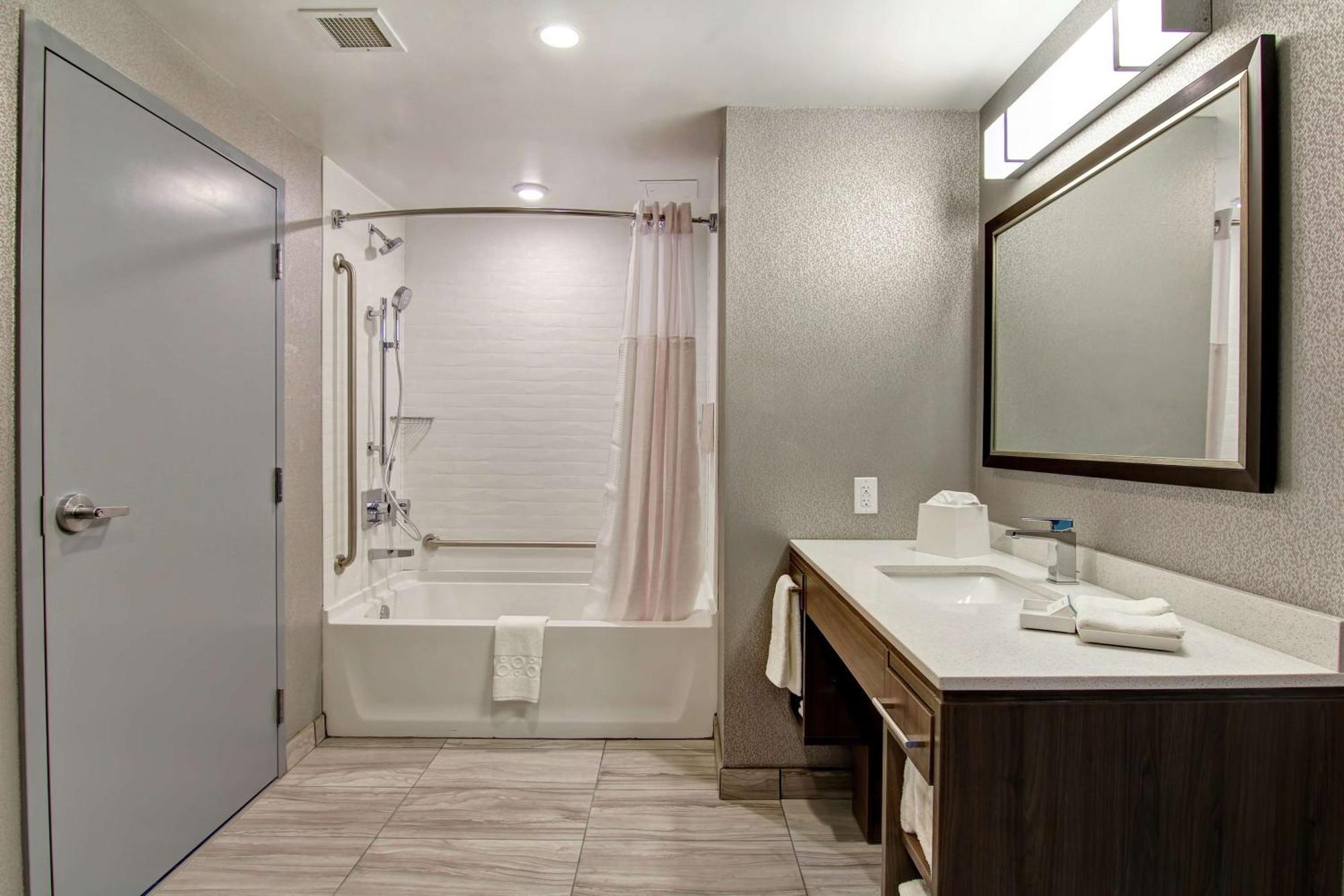 Home2 Suites By Hilton Edmonton South Bagian luar foto
